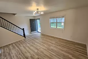6900 Roswell Rd, Sandy Springs, GA 30328 - Photo 3