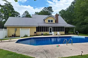 210 Pineview Ave, Baxley, GA 31513 - Photo 9