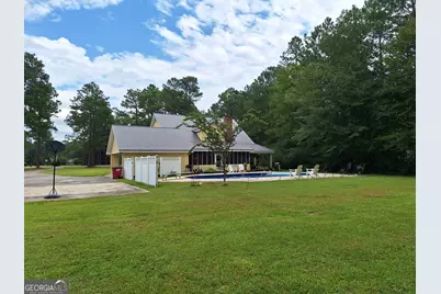 210 Pineview Avenue, Baxley, GA 31513 - Photo 7