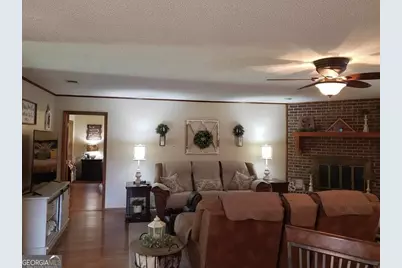 210 Pineview Avenue, Baxley, GA 31513 - Photo 11
