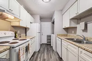 124 Rue Fontaine, Lithonia, GA 30038 - Photo 3