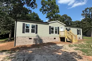 137 Trinity Ct, Royston, GA 30662 - Photo 1