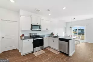 160 Troupe Dr, Savannah, GA 31407 - Photo 13