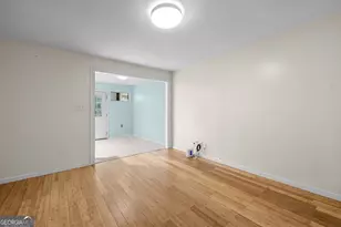 1025 Lynwood Pl, Forest Park, GA 30297 - Photo 5