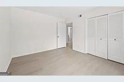 70 Chaumont Square NW, Atlanta, GA 30327 - Photo 25