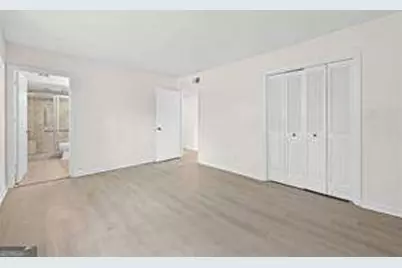70 Chaumont Square NW, Atlanta, GA 30327 - Photo 23