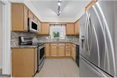 70 Chaumont Square NW, Atlanta, GA 30327 - Photo 13