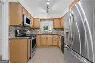 70 Chaumont Square NW, Atlanta, GA 30327 - Photo 13