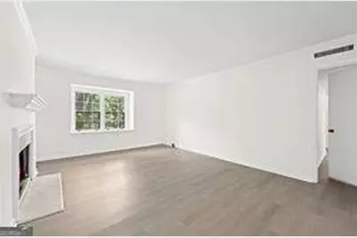 70 Chaumont Square NW, Atlanta, GA 30327 - Photo 3
