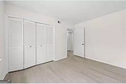 70 Chaumont Square NW, Atlanta, GA 30327 - Photo 27