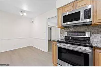 70 Chaumont Square NW, Atlanta, GA 30327 - Photo 15