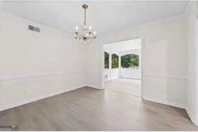 70 Chaumont Square NW, Atlanta, GA 30327 - Photo 9
