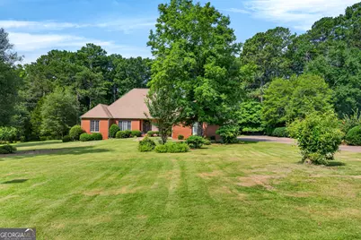 413 Ashford Circle, Lagrange, GA 30240 - Photo 3