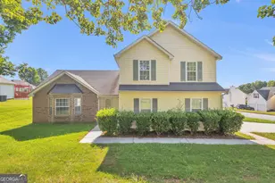 10744 Misty Meadows Ct, Hampton, GA 30228 - Photo 1