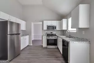 10744 Misty Meadows Ct, Hampton, GA 30228 - Photo 7