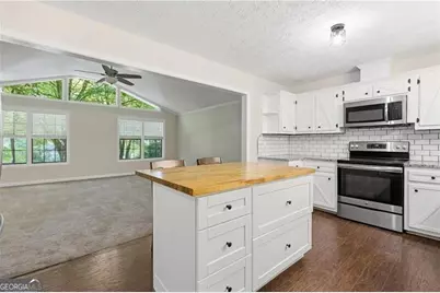 1988 Elmwood Circle, Snellville, GA 30078 - Photo 9