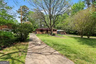 7019 Lake View Ln, Peachtree Corners, GA 30360 - Photo 3