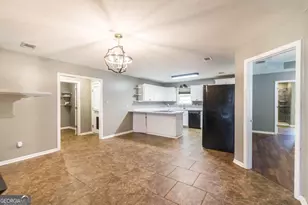 504 Falkirk Dr, Warner Robins, GA 31088 - Photo 5