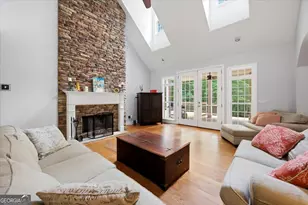 201 Manor Ct, Forsyth, GA 31029 - Photo 3