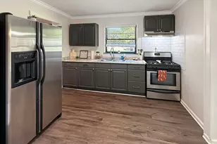 115 Tyus St, Barnesville, GA 30204 - Photo 7