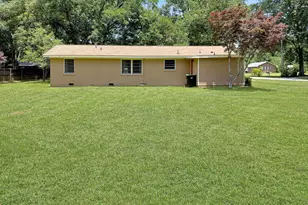 115 Tyus St, Barnesville, GA 30204 - Photo 17