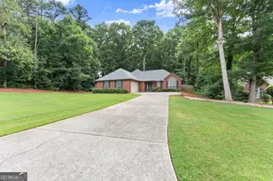 2035 Huntington Hill Trace, Buford, GA 30519 - Photo 33