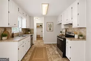 241 Rutledge Dr, Winder, GA 30680 - Photo 7