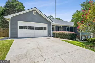1192 Lakeview Rd, Grayson, GA 30017 - Photo 1
