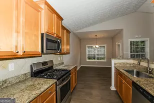 1055 Maple Leaf Dr, McDonough, GA 30253 - Photo 11