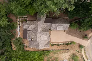 500 Emily Reed Ln, Atlanta, GA 30342 - Photo 35