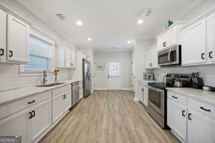 1116 E 40th St, Savannah, GA 31404 - Photo 17