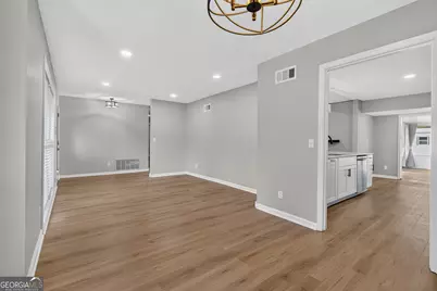 210 West General Screven Way, Hinesville, GA 31313 - Photo 17