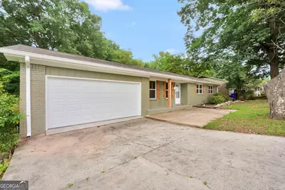1558 Tanglewood Way NW, Conyers, GA 30012 - Photo 5