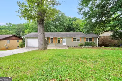 1558 Tanglewood Way NW, Conyers, GA 30012 - Photo 3