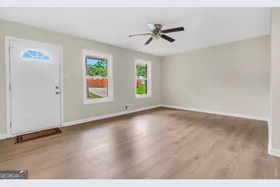 1558 Tanglewood Way NW, Conyers, GA 30012 - Photo 9