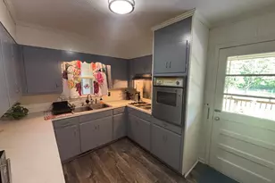 152 Crest Dr, Cochran, GA 31014 - Photo 9