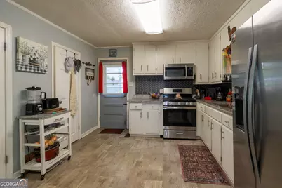 884 S Lake Drive, East Dublin, GA 31027 - Photo 9
