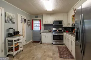 884 S Lake Dr, East Dublin, GA 31027 - Photo 9