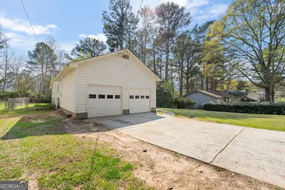 528 Raintree Drive, Jonesboro, GA 30238 - Photo 3