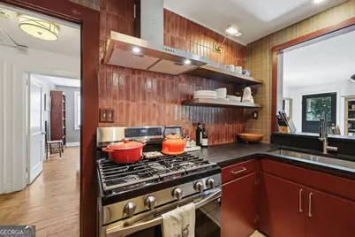 2301 E 40th Street, Savannah, GA 31404 - Photo 23