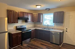 98 Pineview Dr, Forsyth, GA 31029 - Photo 3