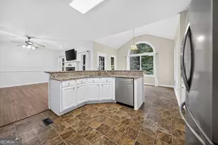 260 Kensington Dr, Sharpsburg, GA 30277 - Photo 13