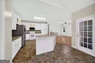 260 Kensington Dr, Sharpsburg, GA 30277 - Photo 17