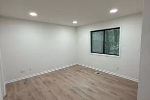 352 N Peak Dr, Alpharetta, GA 30022 - Photo 9