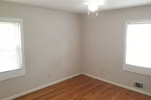 5066 Phillips Dr, Forest Park, GA 30297 - Photo 9