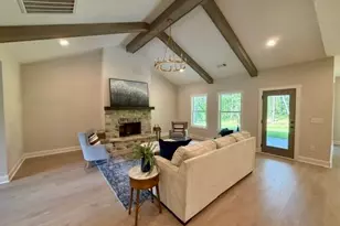 311 Mourning Ct, Lagrange, GA 30241 - Photo 3