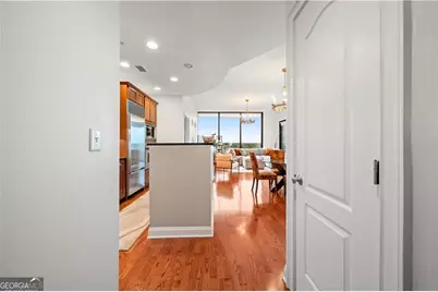 2828 Peachtree Road NE #1204, Atlanta, GA 30305 - Photo 17