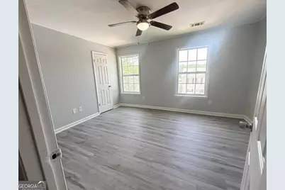 1021 Thornwood Ln, Stone Mountain, GA 30083 - Photo 3
