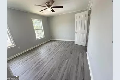 1021 Thornwood Ln, Stone Mountain, GA 30083 - Photo 5