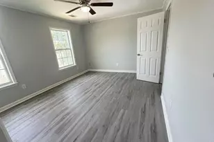 1021 Thornwood Ln, Stone Mountain, GA 30083 - Photo 5